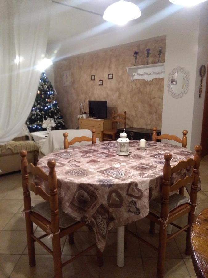 הוילה מסקלי Ai Tre Archi Di Tagliaborse מראה חיצוני תמונה